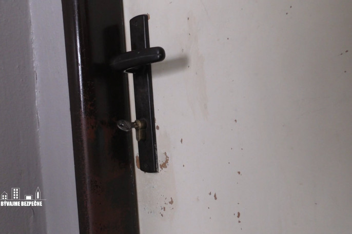 Rekon�trukcia star�ieho bytov�ho domu