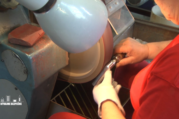 Servis a náhradné diely Servis a náhradné diely