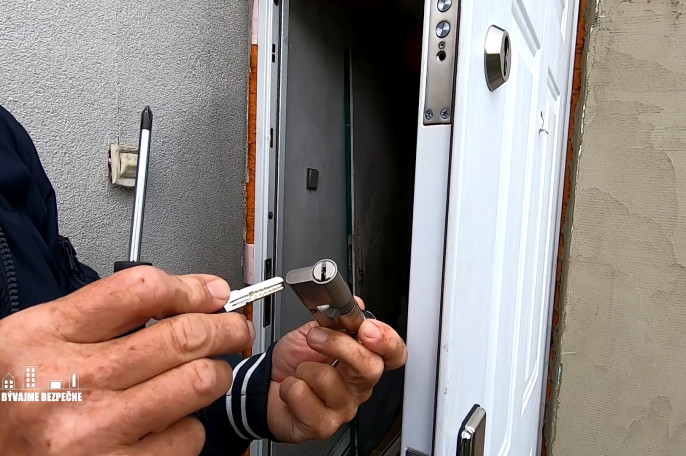 Op� sme zaznamenali v Bratislave pr�pady vl�man� do bytov