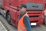 Polícia v súvislosti s objasňovaním majetkovej trestnej činnosti pátra po totožnosti osoby na priložených záberoch z priemyselných kamier