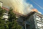 Rozsiahly požiar strechy budovy v Slovenskom Novom Meste